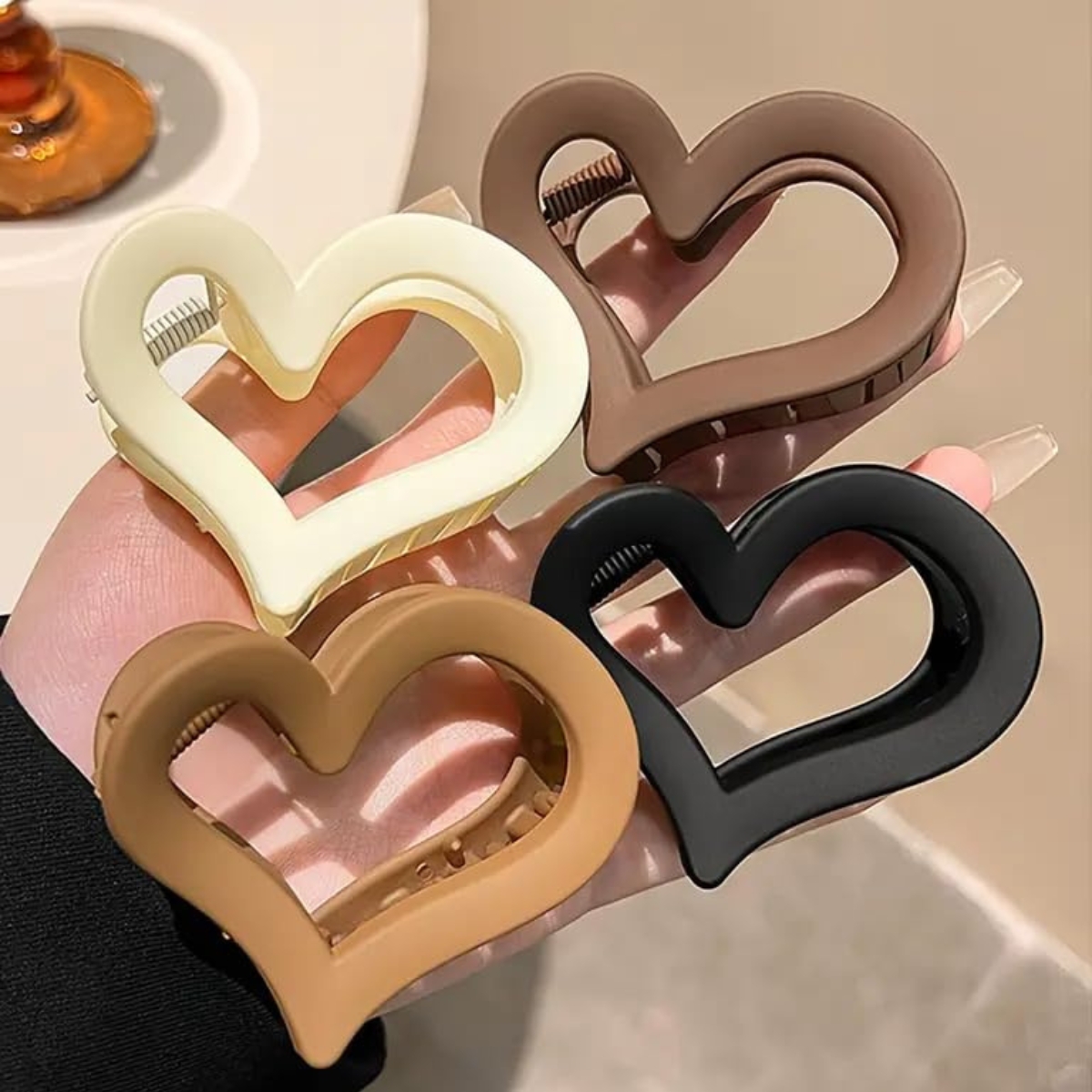 Matra Heart Shaped Claw Clip Matte Clutcher Nonslip Strong Hold Medium Size Clutches Random Colour (4Pc) - Image 5